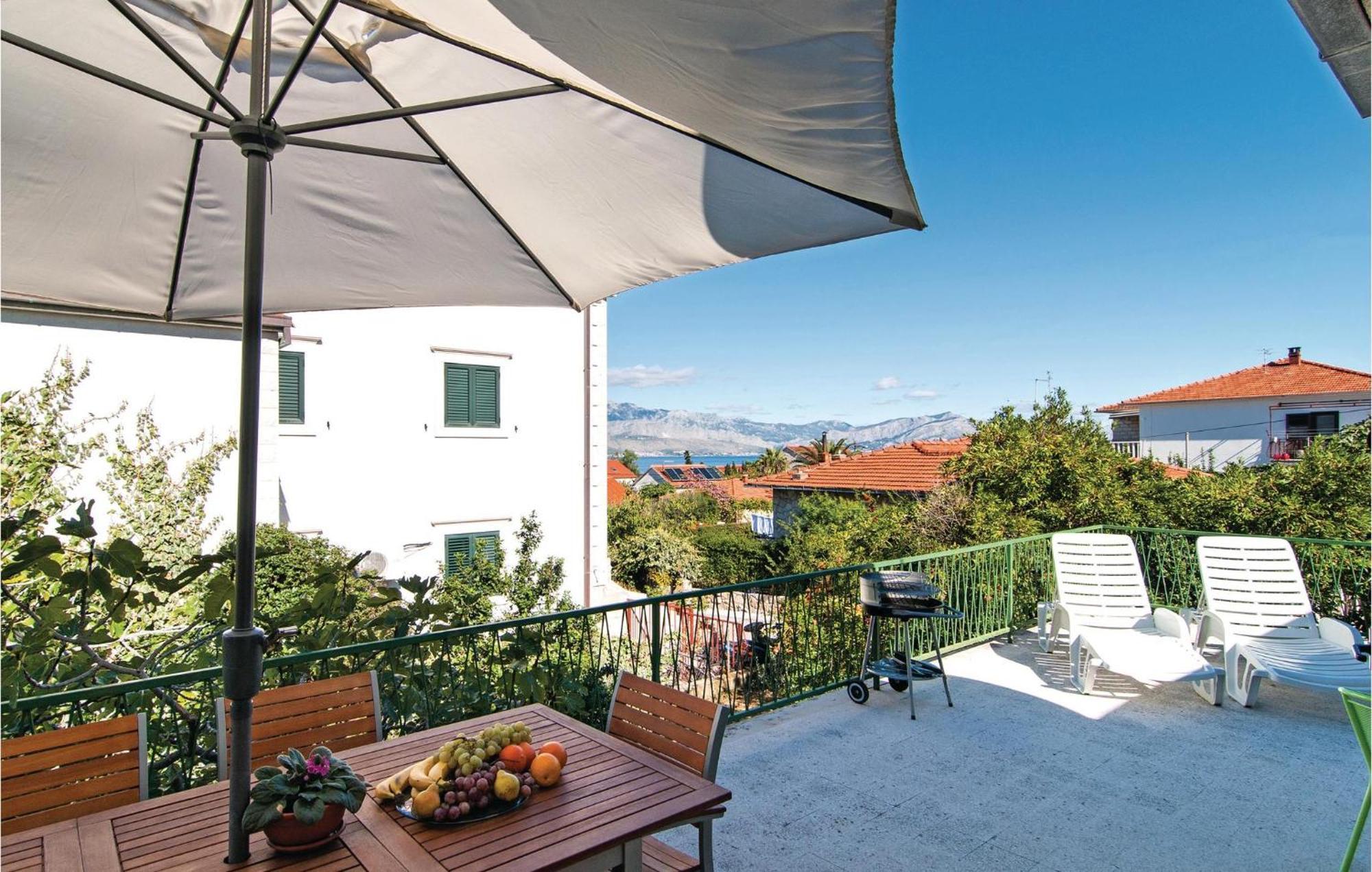 3 Bedroom Cozy Home In Supetar Exterior foto
