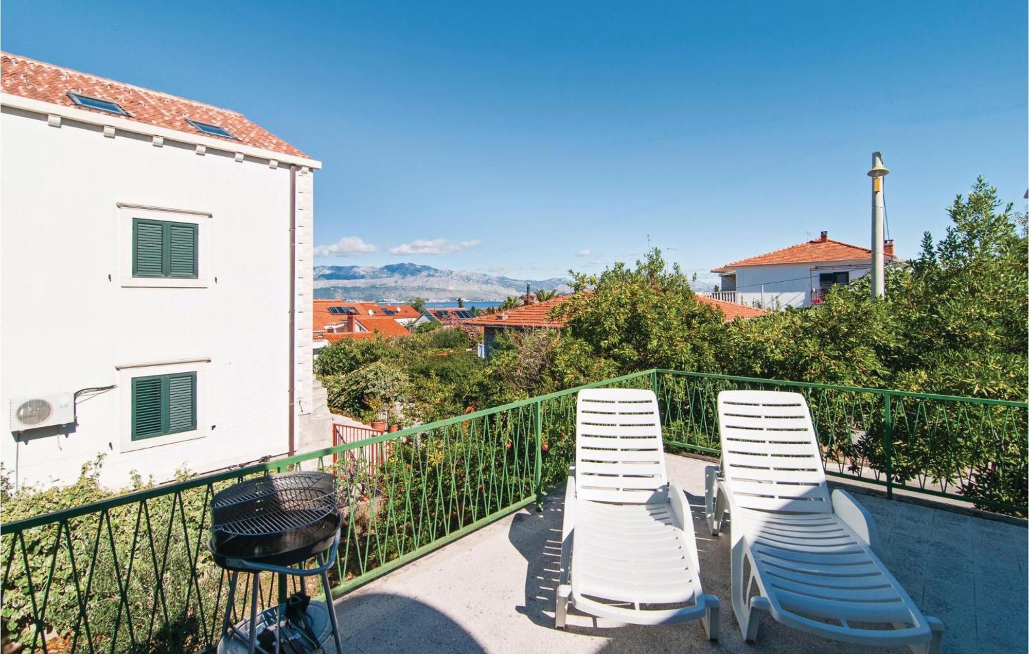 3 Bedroom Cozy Home In Supetar Exterior foto